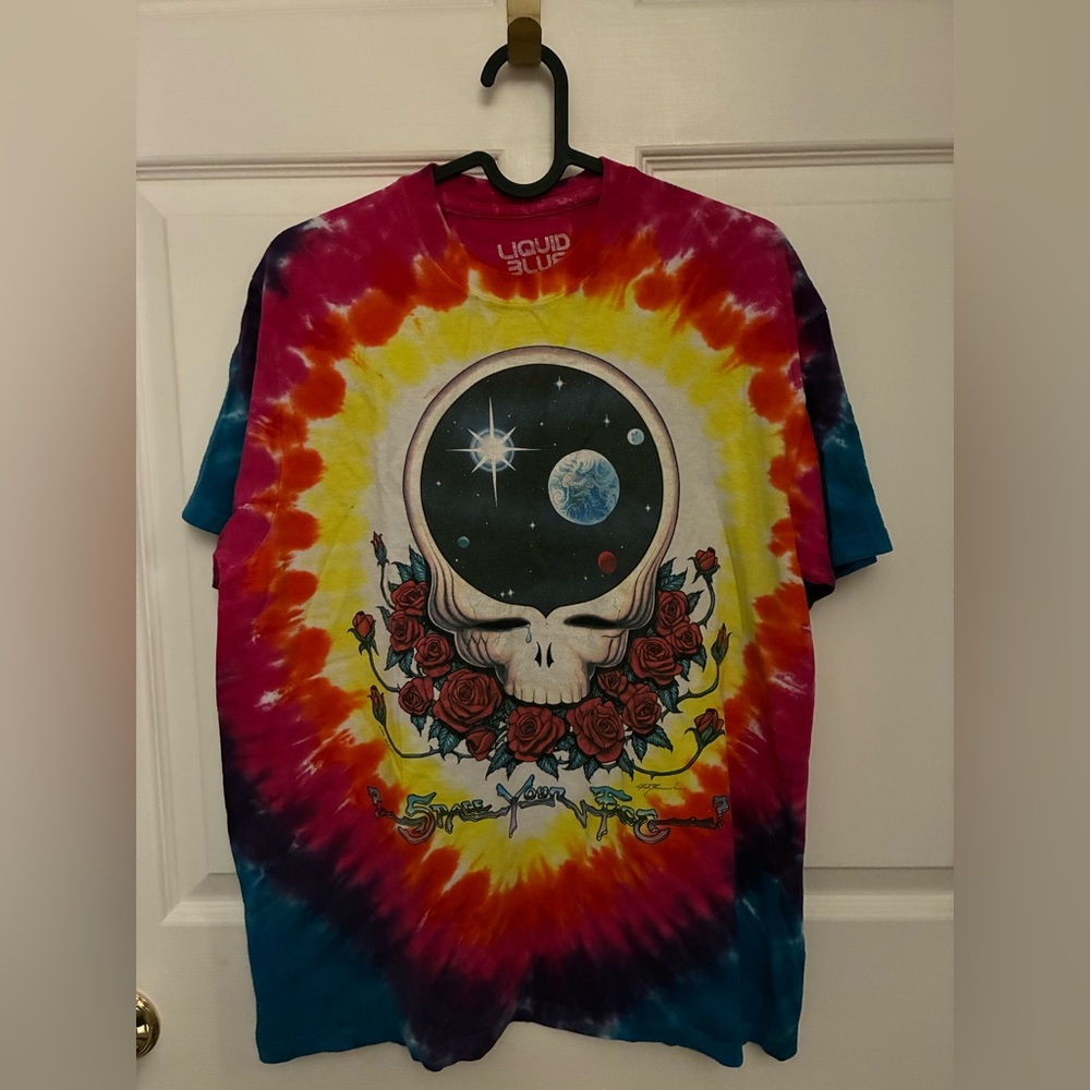 Liquid Blue Multicolor Tie-Dye Skull Grateful Dead T-Shirt. Lightly worn. Size M